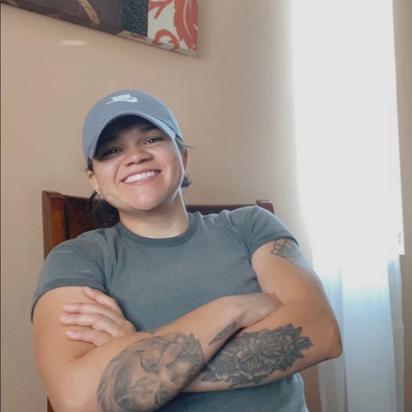 Meet your Posher, Jalina - Picture 1 of 1